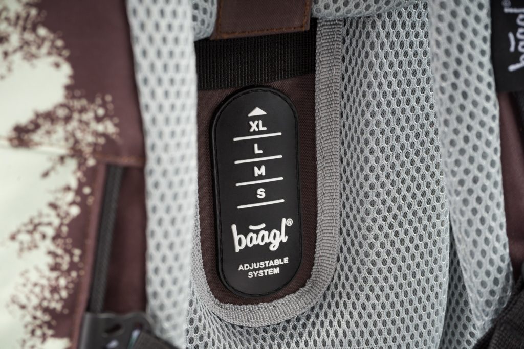 Posuvný zádový systém nazvaný ERGO ADJUSTABLE SYSTEM, zajistí nastavení správné délky zad.