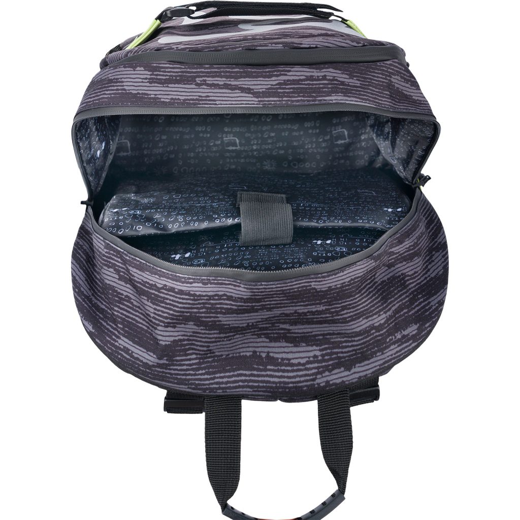 Vnitřní členění hlavní kapsy batohu Baagl Skate Grey.