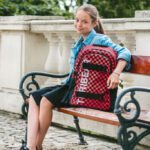 Motiv s kostkami na batohu Baagl Skate TERIBEAR je velmi oblíbený.