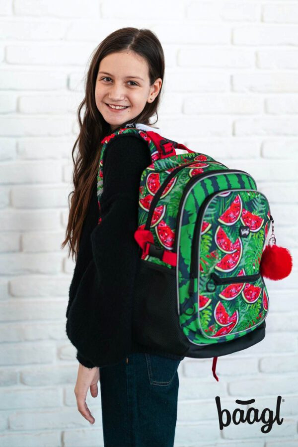 Školní batoh Core Meloun je určen dívkám od 3. třídy základní školy.