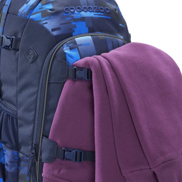 Na upevňovací pásky na batohu Joker Deep Matrix lze upevnit skateboard, oblečení apod.