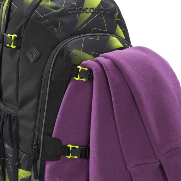 Na upevňovací pásky na batohu Joker Lime Flash lze upevnit skateboard, oblečení apod.