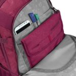 Vnitřní organizér v batohu MATE Berry Boost doplněný pouzdrem na tablet.