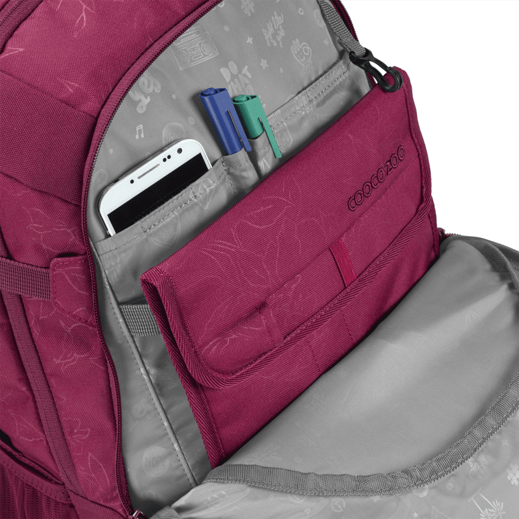 Vnitřní organizér v batohu MATE Berry Boost doplněný pouzdrem na tablet.