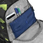 Vnitřní organizér v batohu MATE Lime Flash doplněný pouzdrem na tablet.