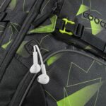 Na batohu PORTER Lime Flash je průchodka na sluchátka.