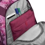 Vnitřní organizér v batohu MATE Cherry Blossom doplněný pouzdrem na tablet.