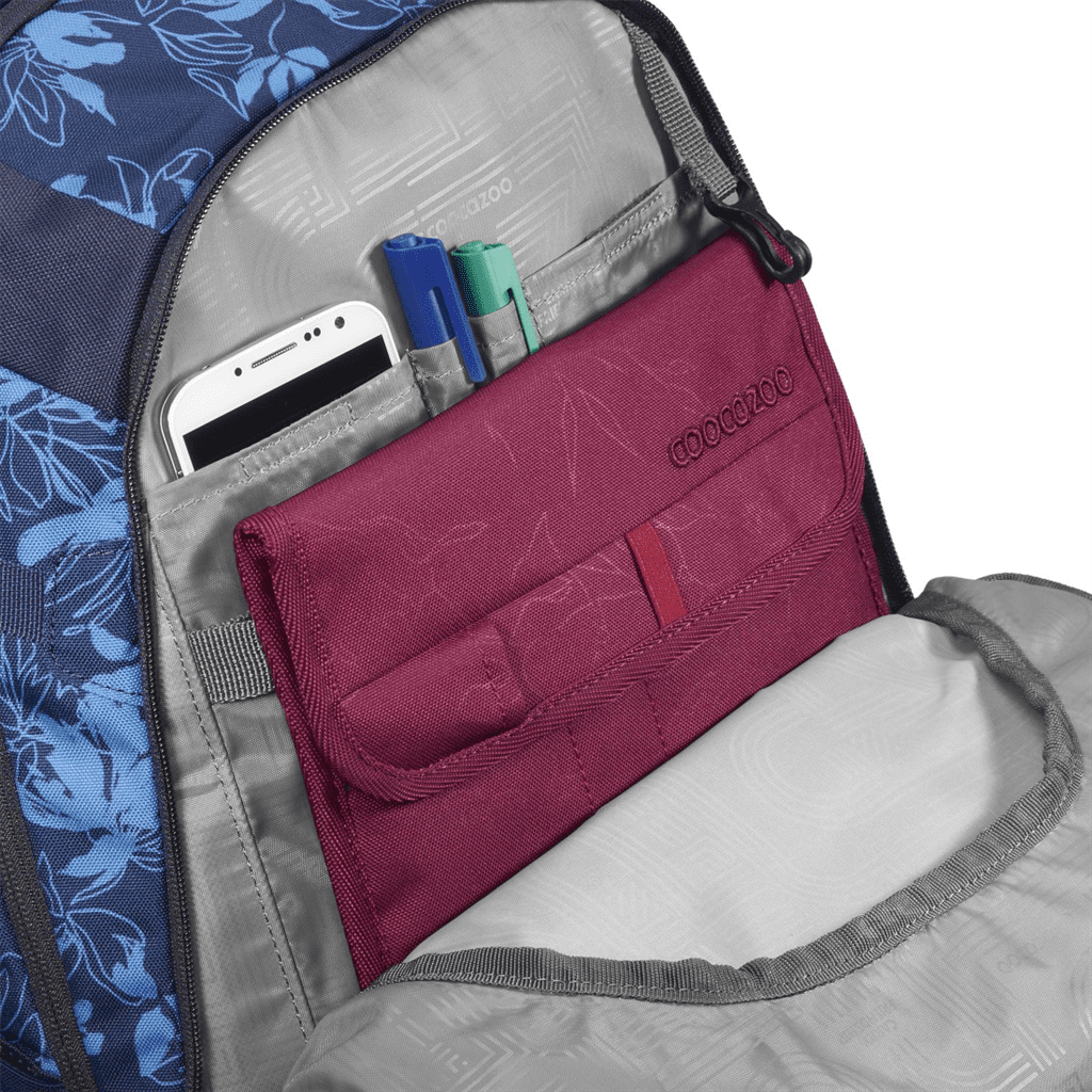 Vnitřní organizér v batohu MATE Tropical Night doplněný pouzdrem na tablet.