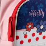 Motiv na aktovce Stil Little Betty.