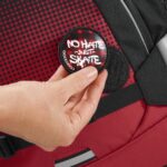 Jedna placka na suchý zip je součástí batohu je vyměnitelná.