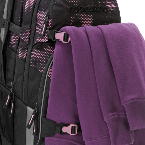 Na upevňovací pásky na batohu PORTER Pink Illusion lze upevnit skateboard, oblečení apod.