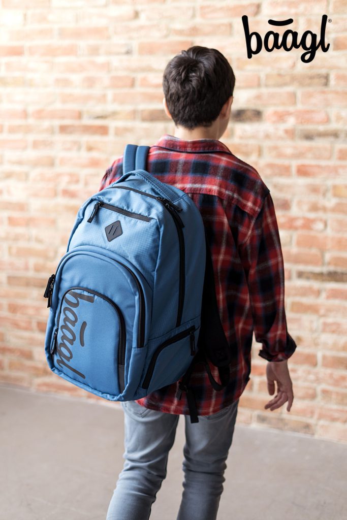 Studentský batoh pro kluky Baagl Coolmate Blue.