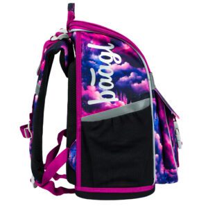 Boční pohled na aktovku Zippy Jednorožec Království. Vidět jsou balanční popruhy, které přitáhnou aktovku k zádům.